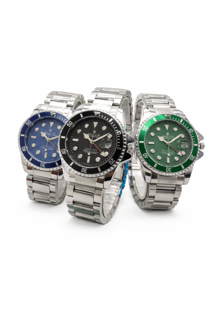 **Luxury men’s stainless steel diver style wrist watch with attractive dial colours and premium silver chain strap by Pyari Watches**